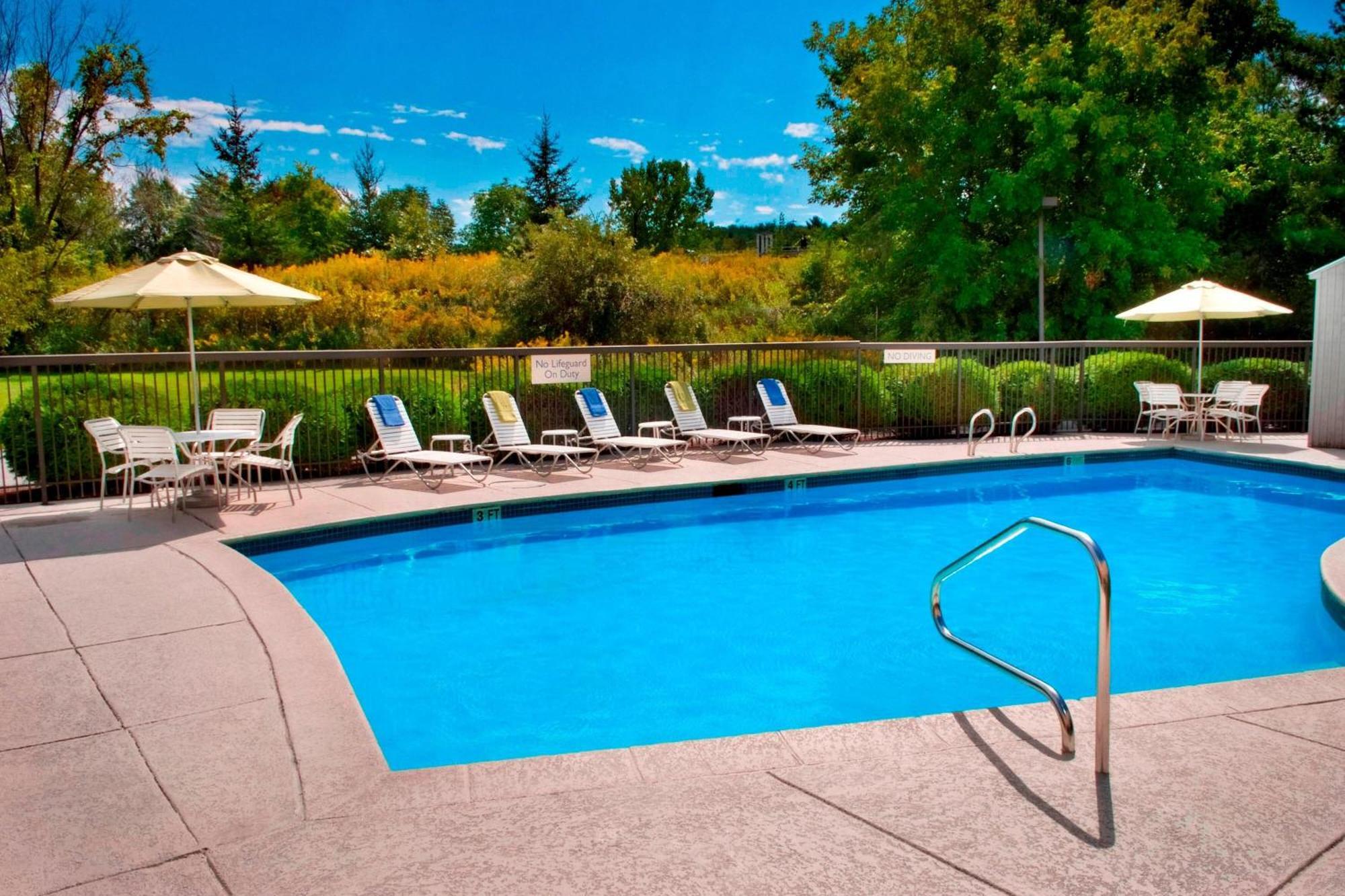Fairfield By Marriott Williston Hotel 3*