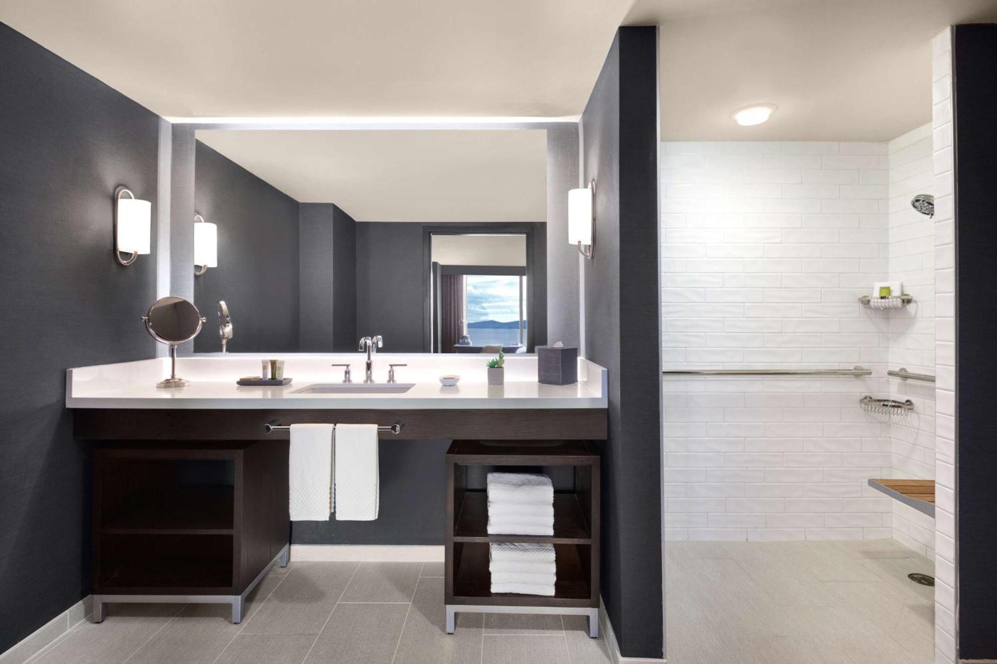 Champlain Burlington, Curio Collection By Hilton Burlington