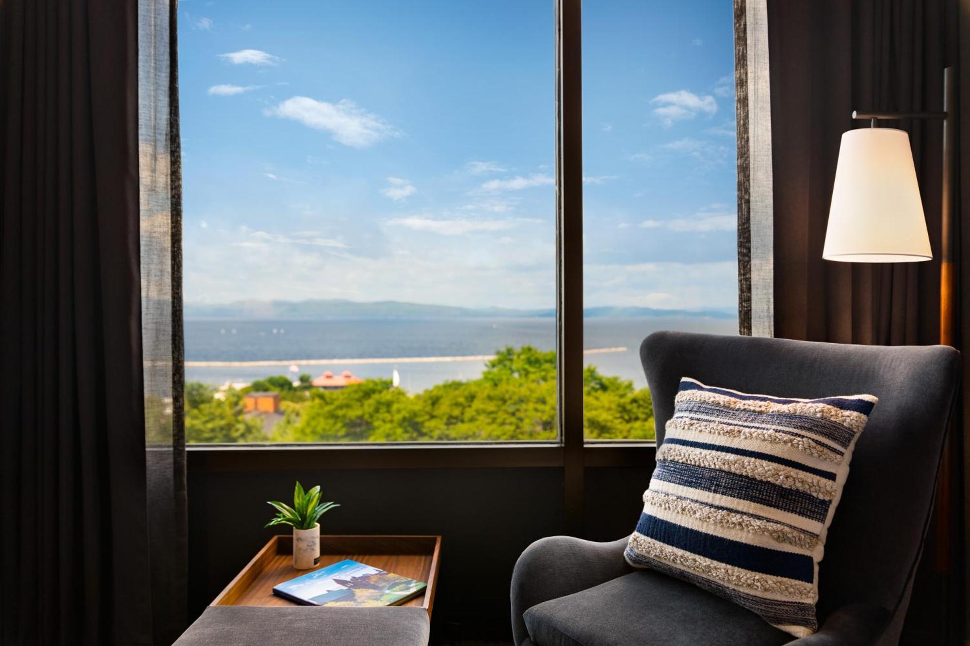 Champlain Burlington, Curio Collection By Hilton Burlington