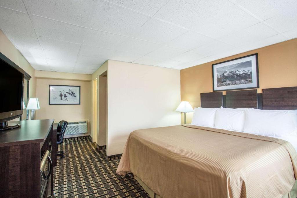 Travelodge By Wyndham South 2* Burlington