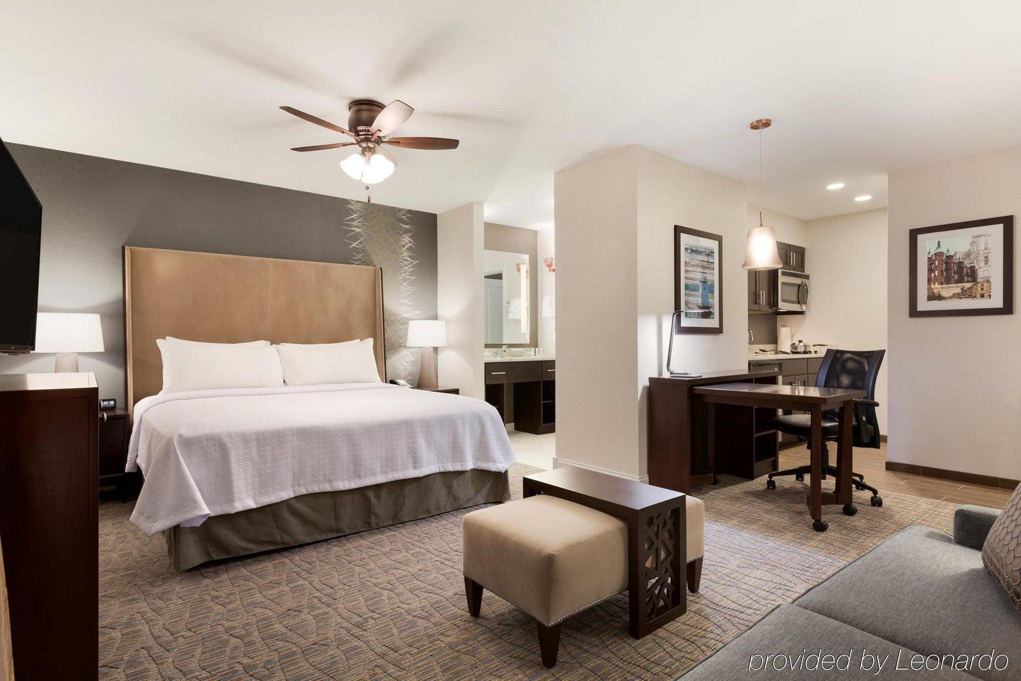 Comfort & Hotel Burlington